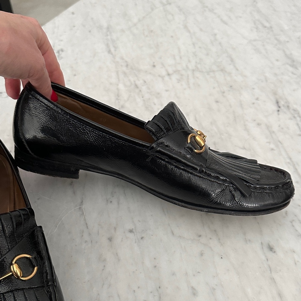 Gucci Size 40 Black Kiltie Leather Loafers with Gold Horsebit - Picture 3 of 9